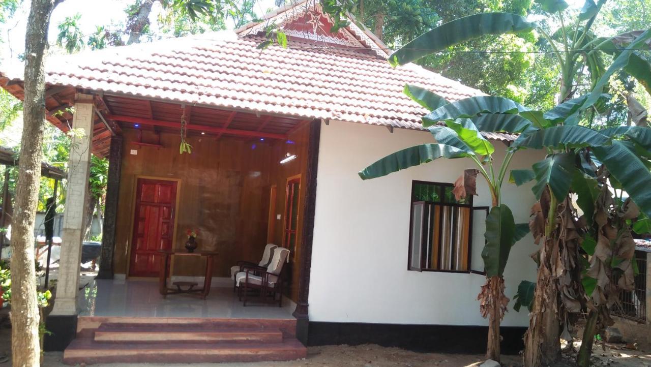 The Munroe Villagio Homey Mundrothuruth Bagian luar foto