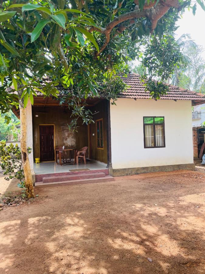 The Munroe Villagio Homey Mundrothuruth Bagian luar foto