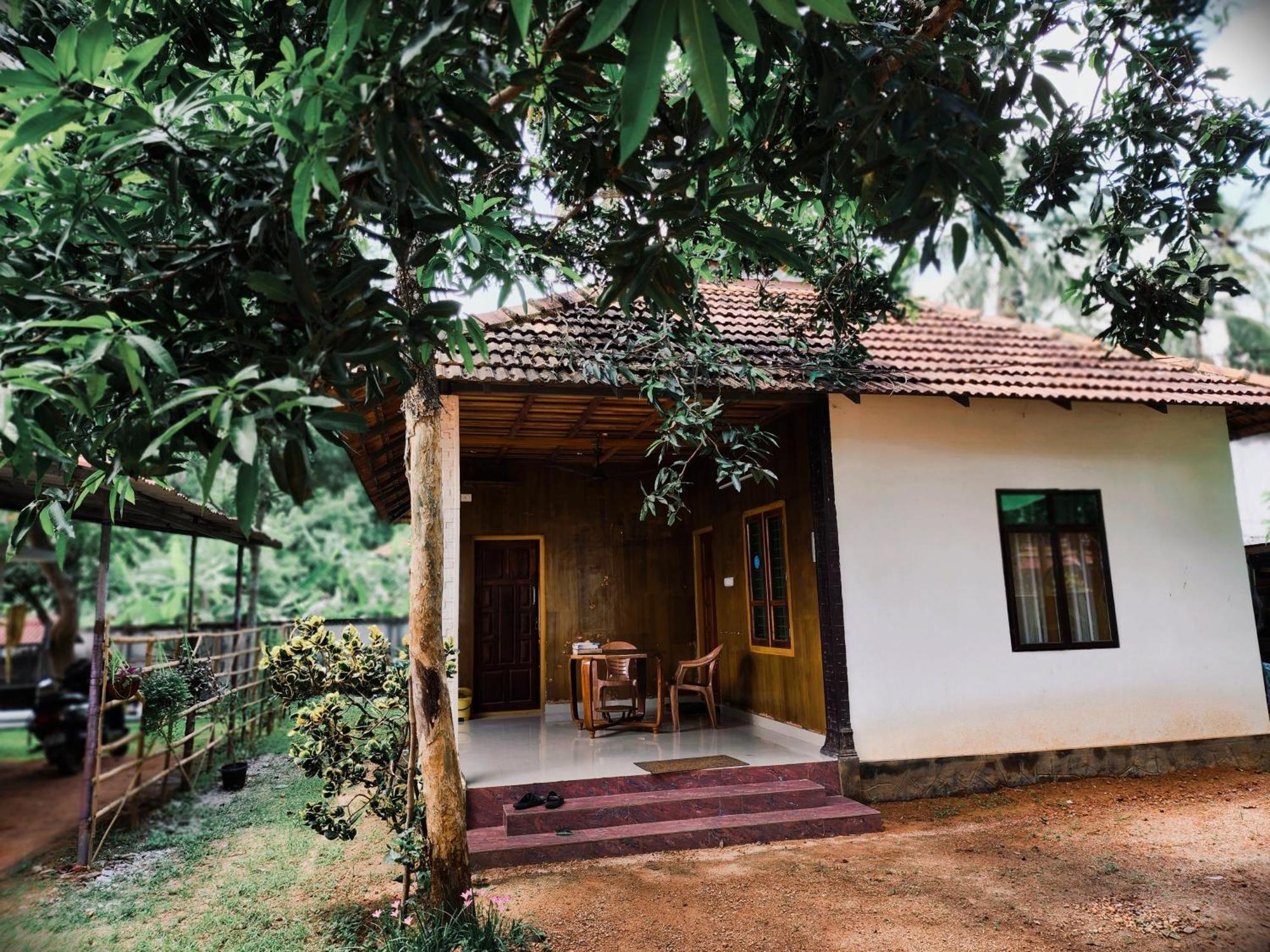 The Munroe Villagio Homey Mundrothuruth Bagian luar foto