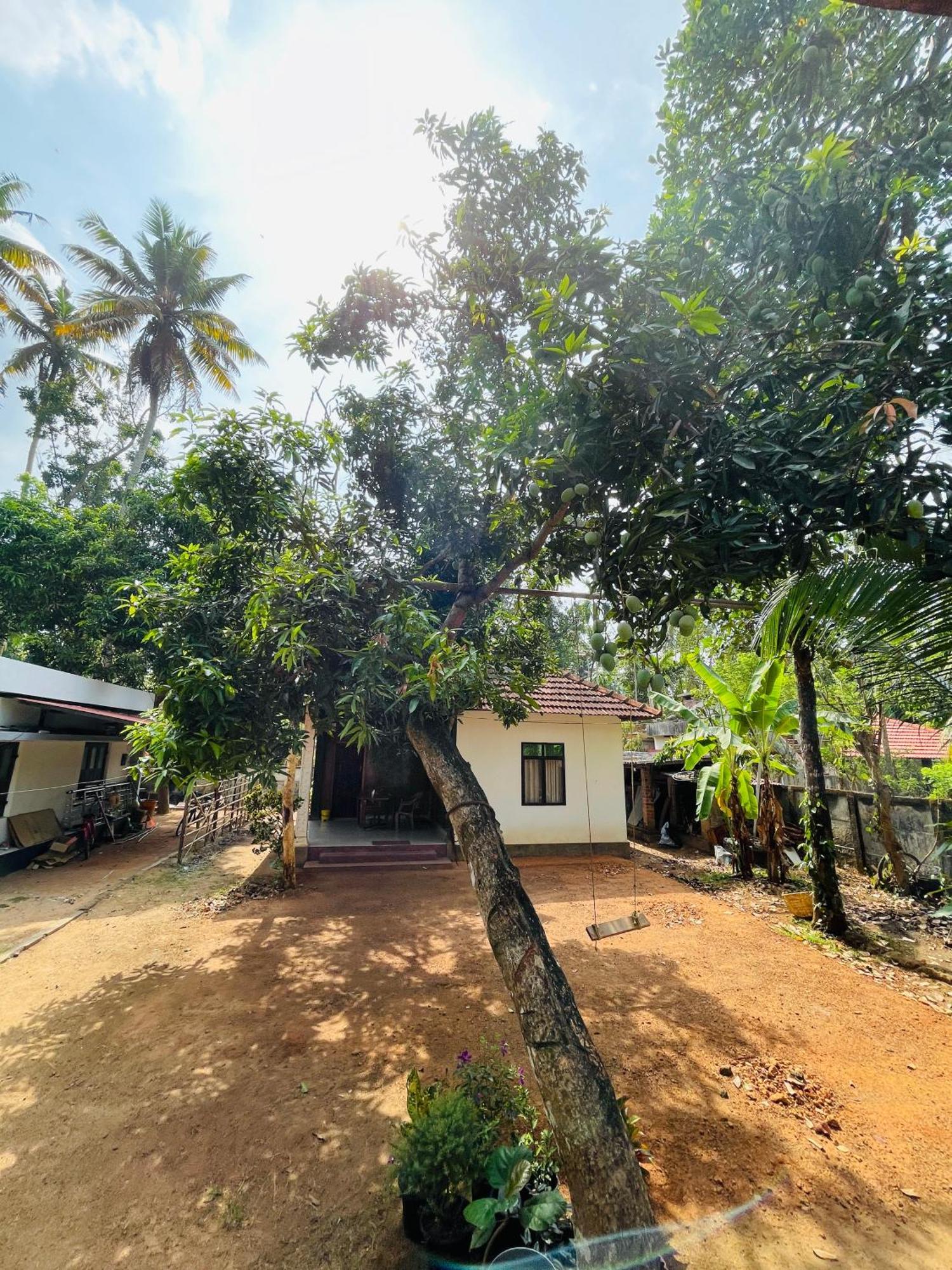 The Munroe Villagio Homey Mundrothuruth Bagian luar foto