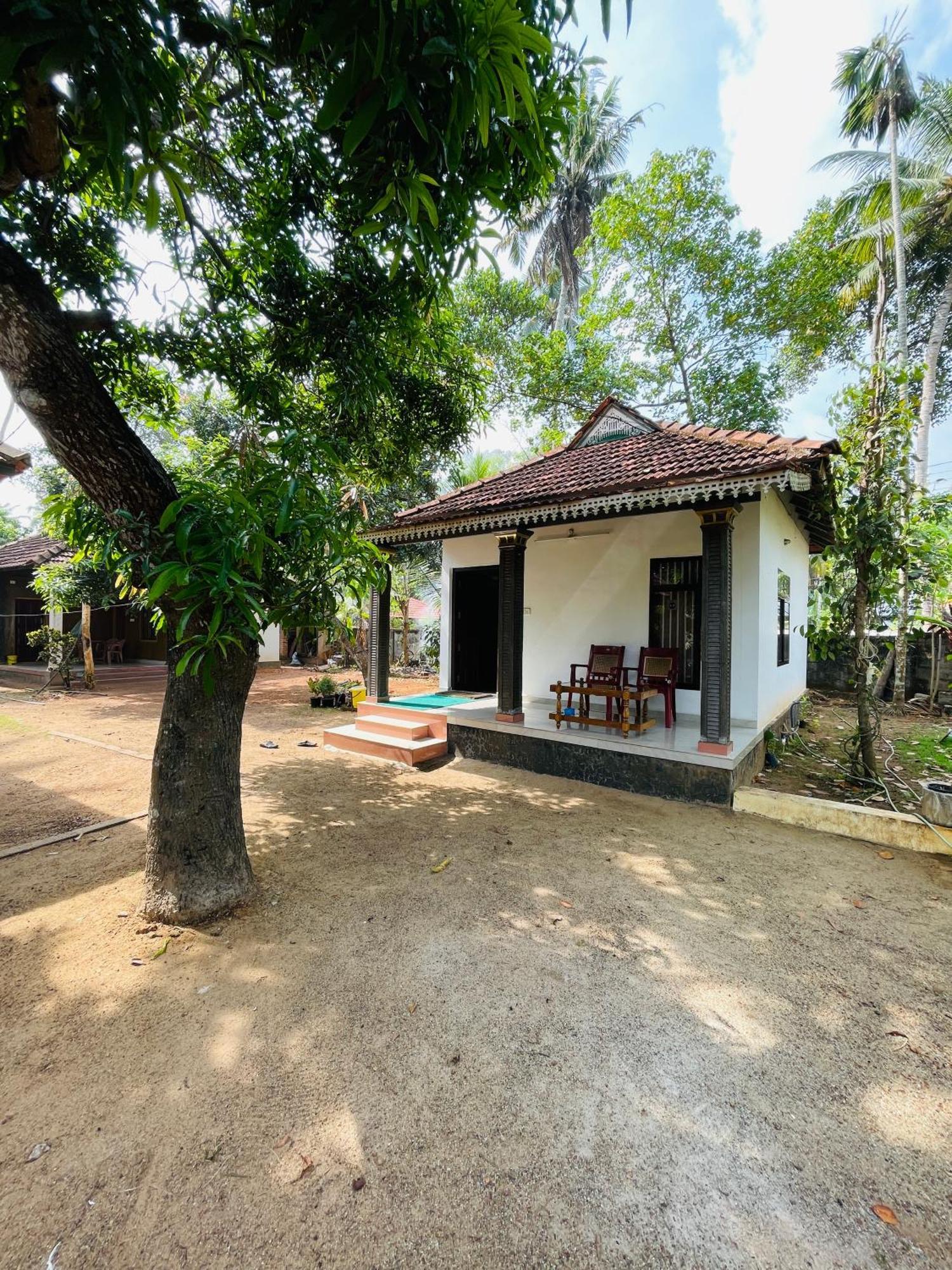The Munroe Villagio Homey Mundrothuruth Bagian luar foto